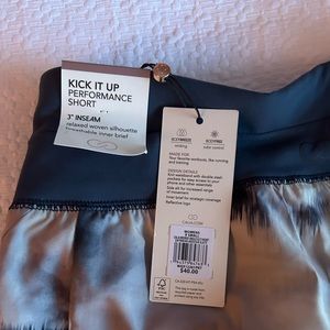 3’ inch seam, thick waistband, light weight material, great fit